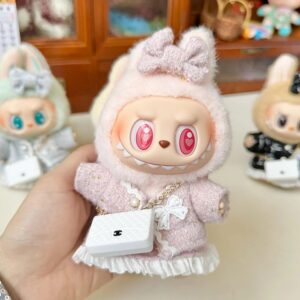 (Only Outfit) White Mini C Bag & Classic Chanel-Style Pink